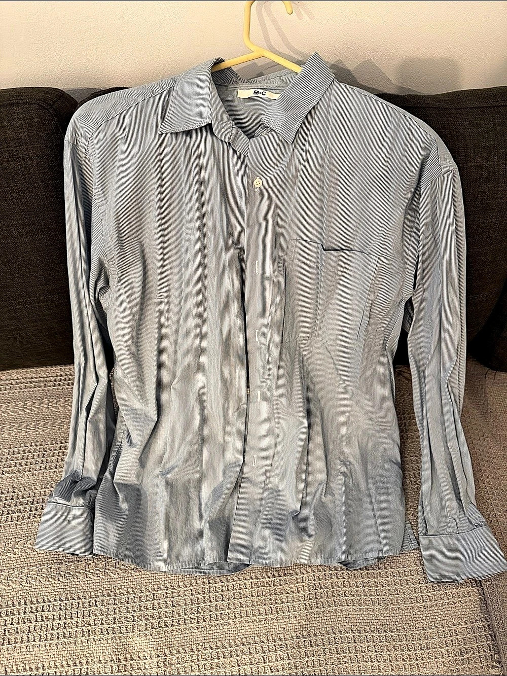 UNIQLO Striped Button Down Shirt in Blue & White Small